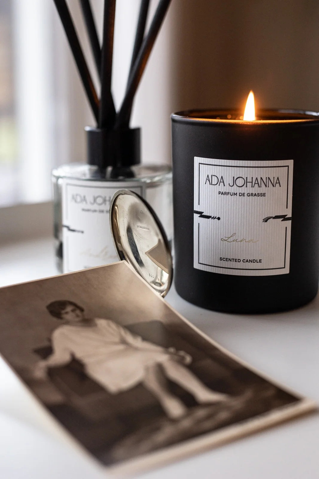 Ada Johanna "Luna" Parfüümküünal, Must Klaas, 170g kodulõhnastajaga