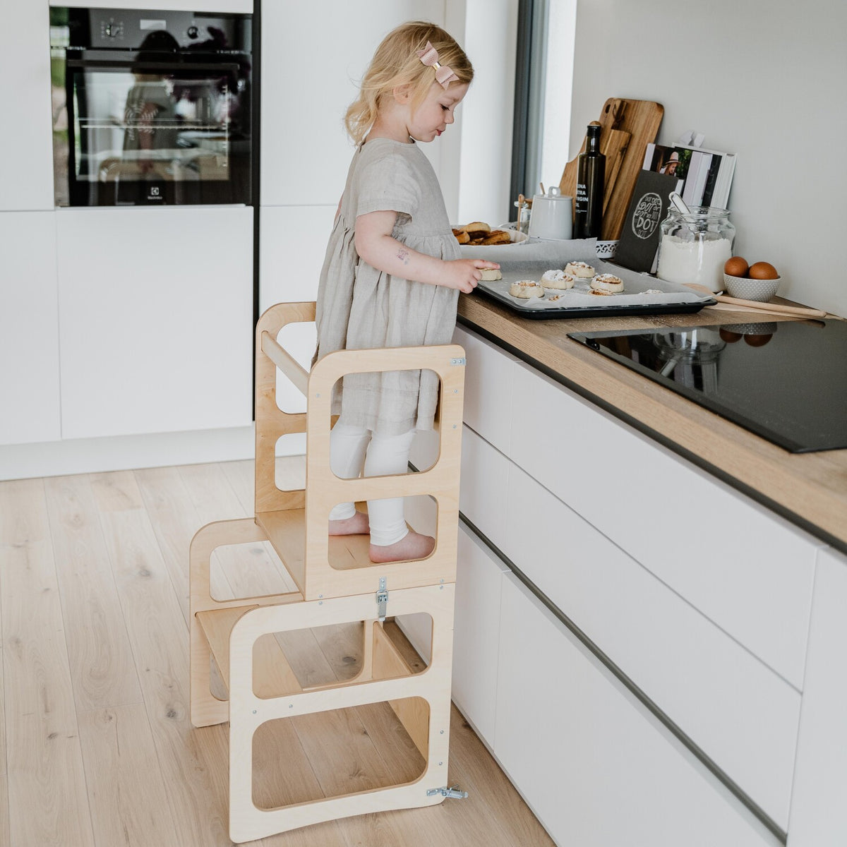 Montessori House Bed 2-in-1 köögitorn, laud ja tool
