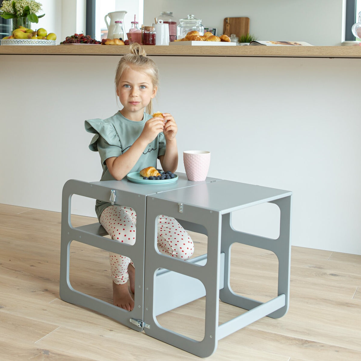 Montessori House Bed 2-in-1 köögitorn, laud ja tool