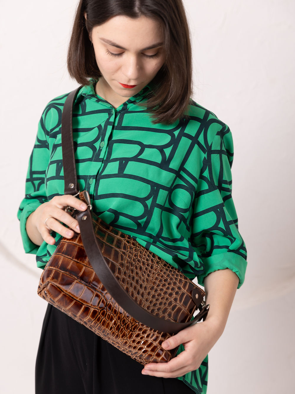 TOMMY Leather Bag with Two Handles - Alligator Pattern