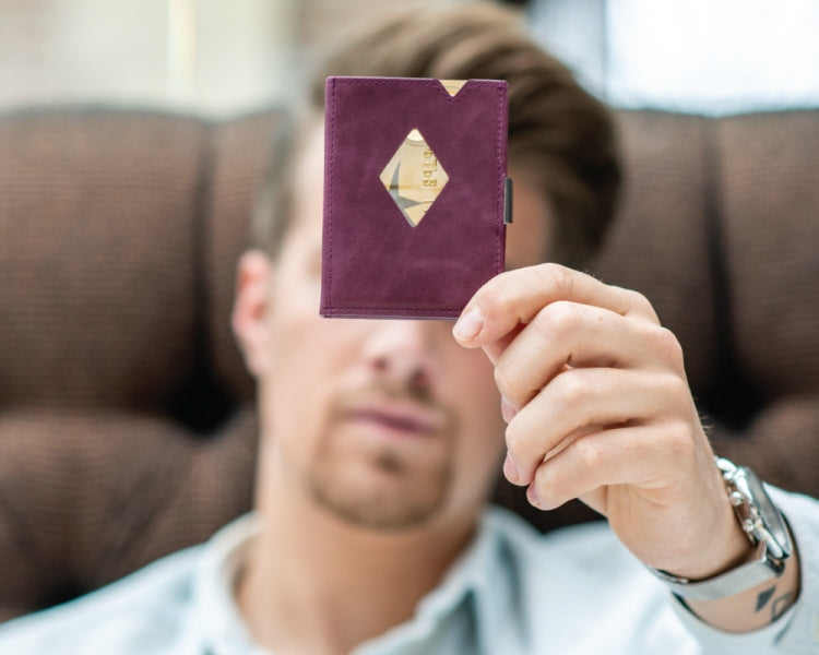 EXENTRI Rahakott – nutikas ja elegantne RFID-kaitsega nahast rahakott lilla