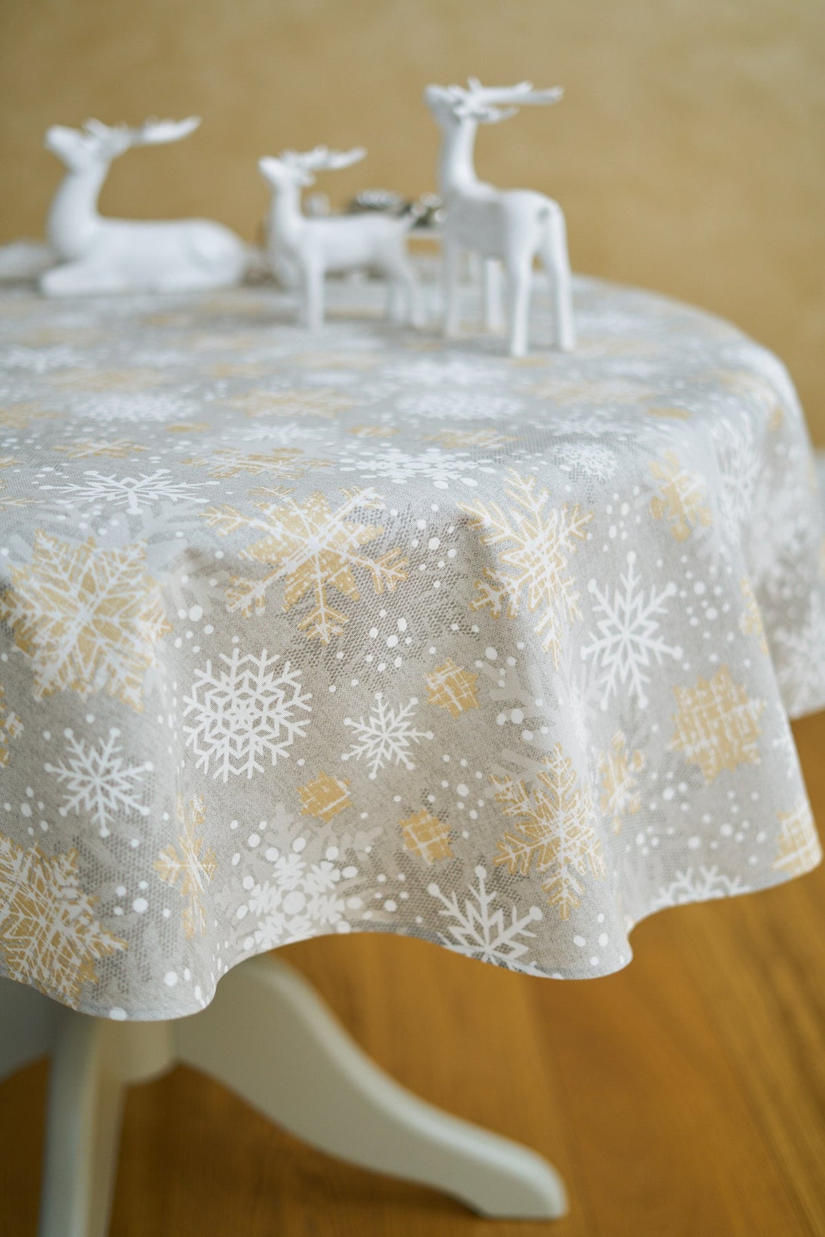 Hortensias Home ümmargune laudlina - Snowflakes