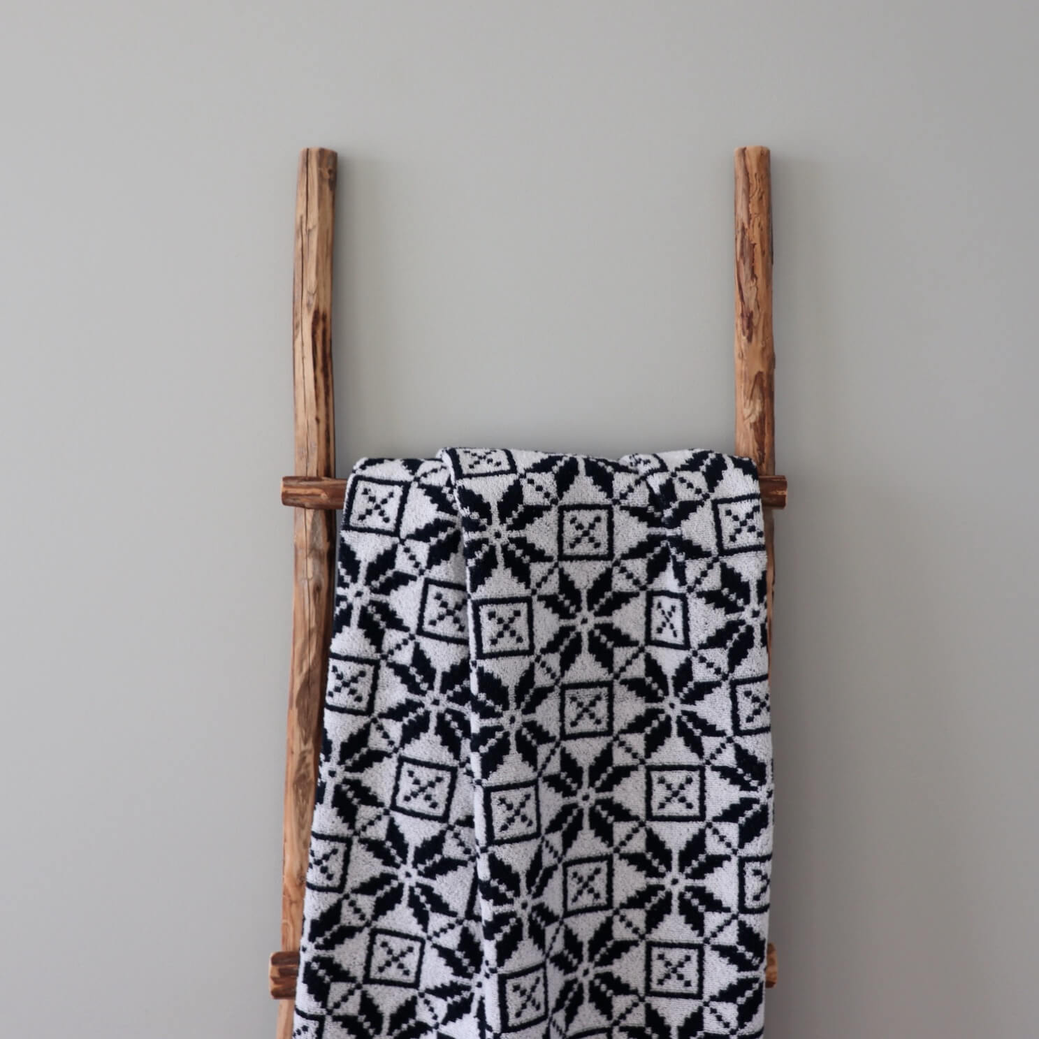LOKO Saunalina Hiiumaa Mustriga – Puuvillane Rätik 67×150 cm