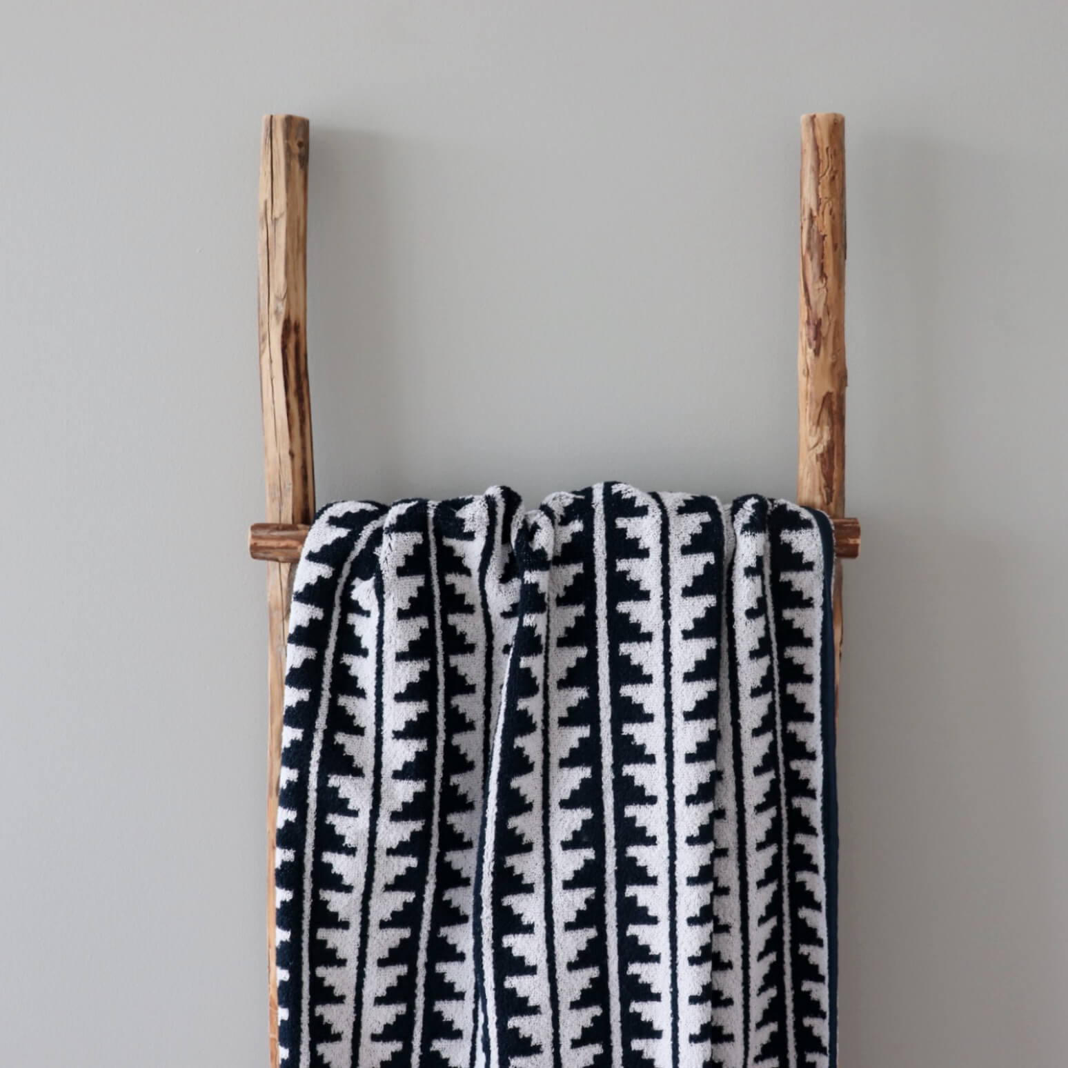 LOKO Suur Saunalina Saaremaa Mustriga – Puuvillane Rätik 67×150 cm