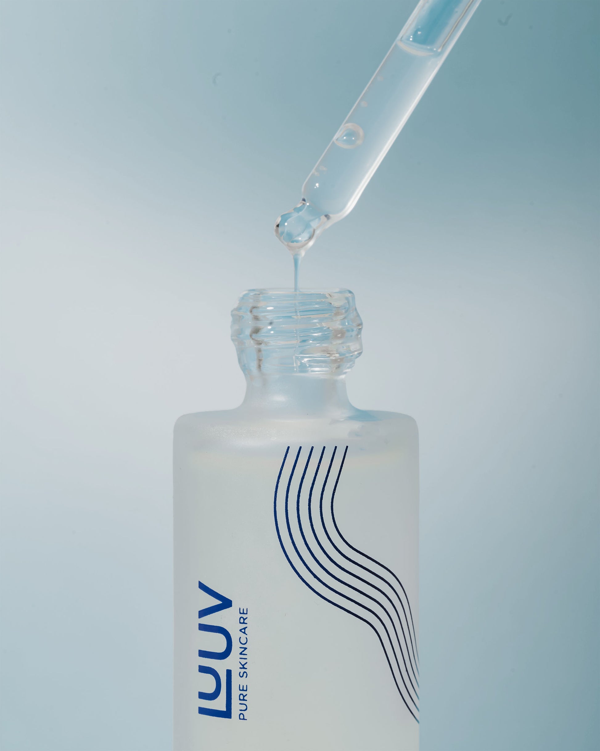 LUUV Pinguldav Eksosoomide ja Hüaluroonhappega Seerum, 30 ml lähedalt