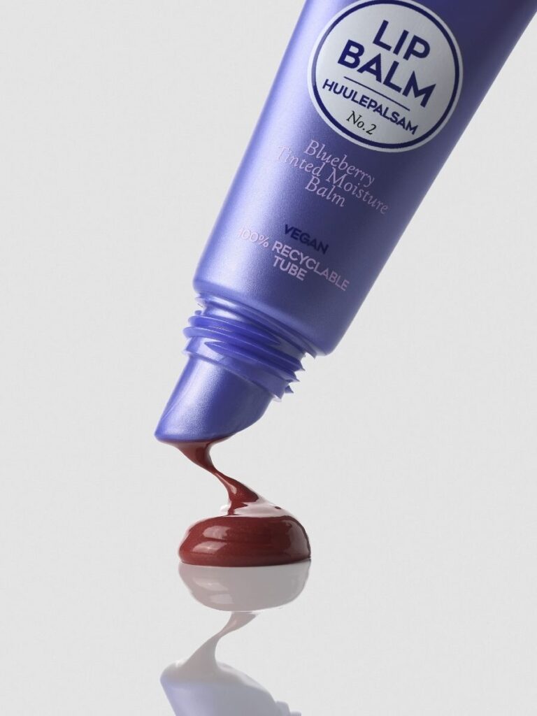 Magrada Organic Cosmetics Tooniv Mustika Huulepalsam lähedalt