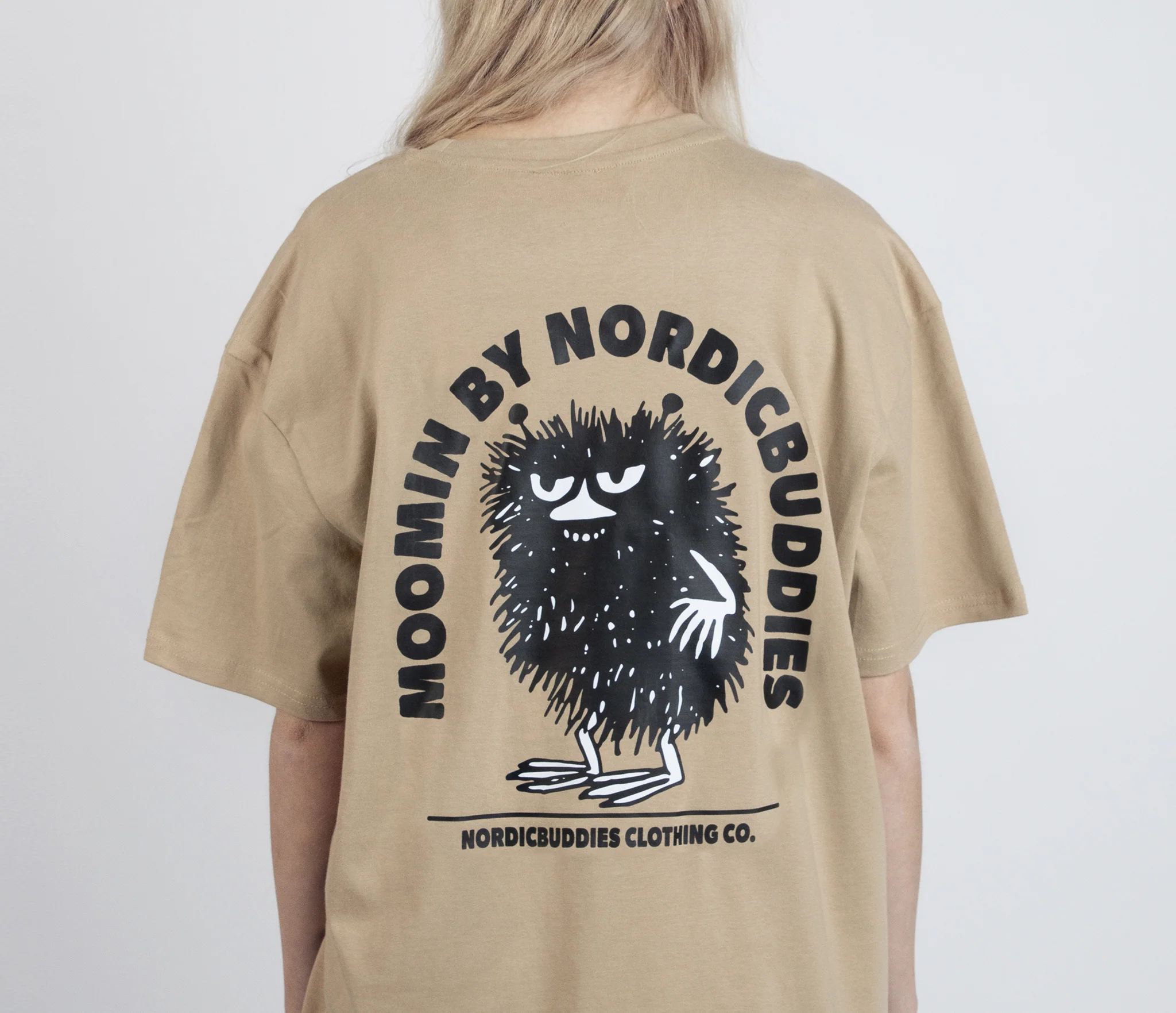 Moomin by NordicBuddies "Sepitsev Haisuloom" T-Särk Unisex - Beez