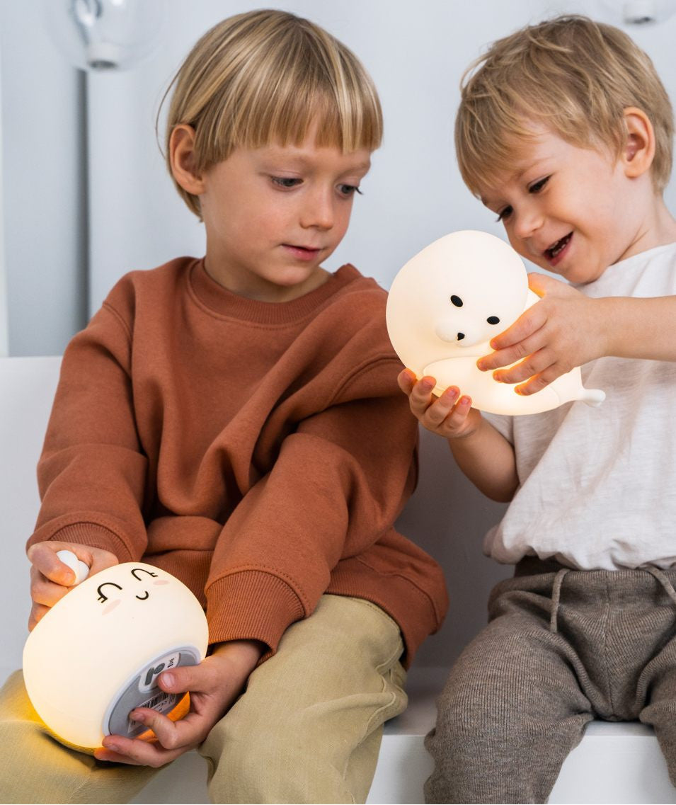 Rabbit & Friends Jänku Silikonist Öölamp Lamp - Valge poistega