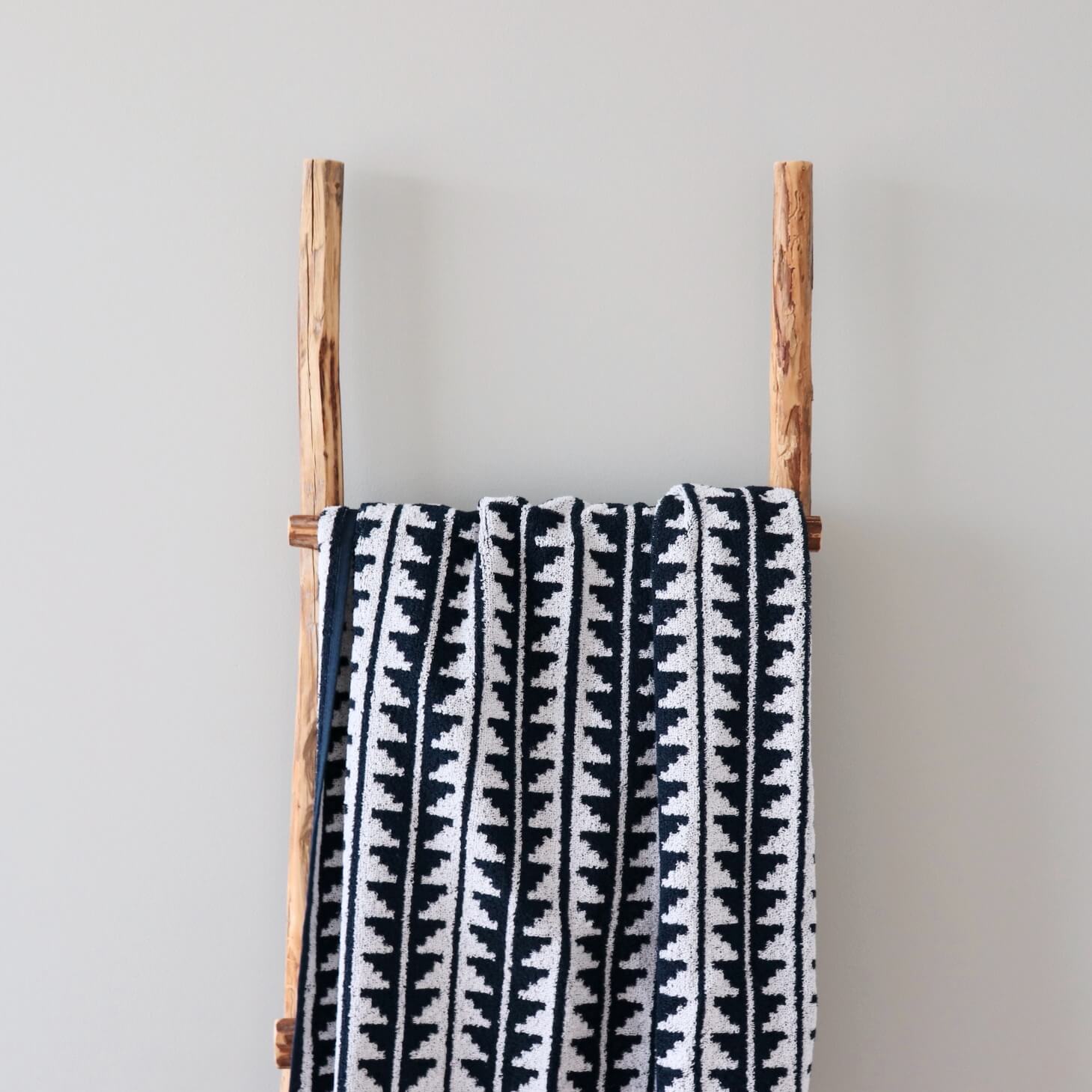 Suur Saunalina Saaremaa Mustriga – LOKO Puuvillane Rätik 67×150 cm