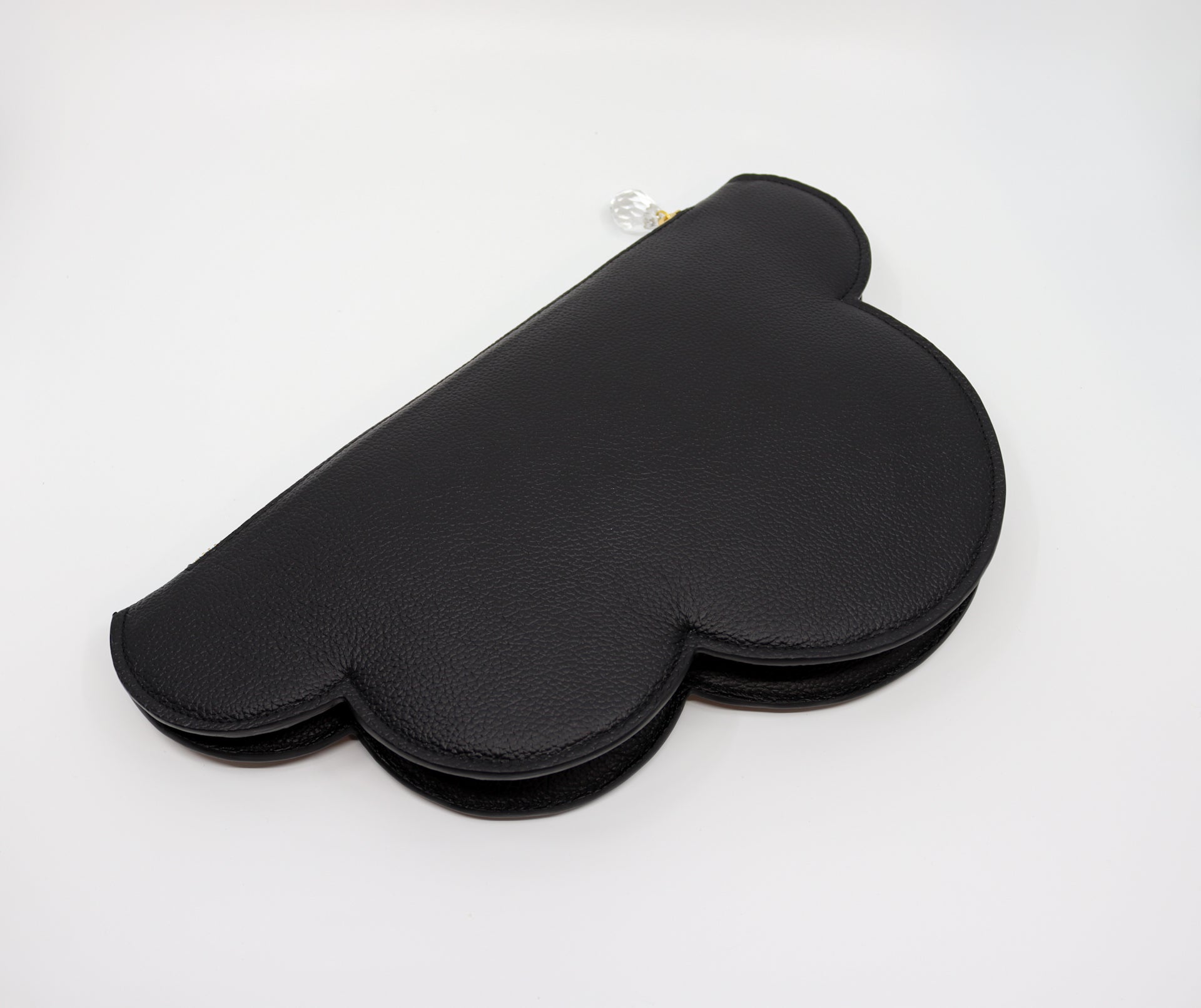 Tairi Roosvee clutch – premium Excella lukk ja luksuslik seemisnahk.