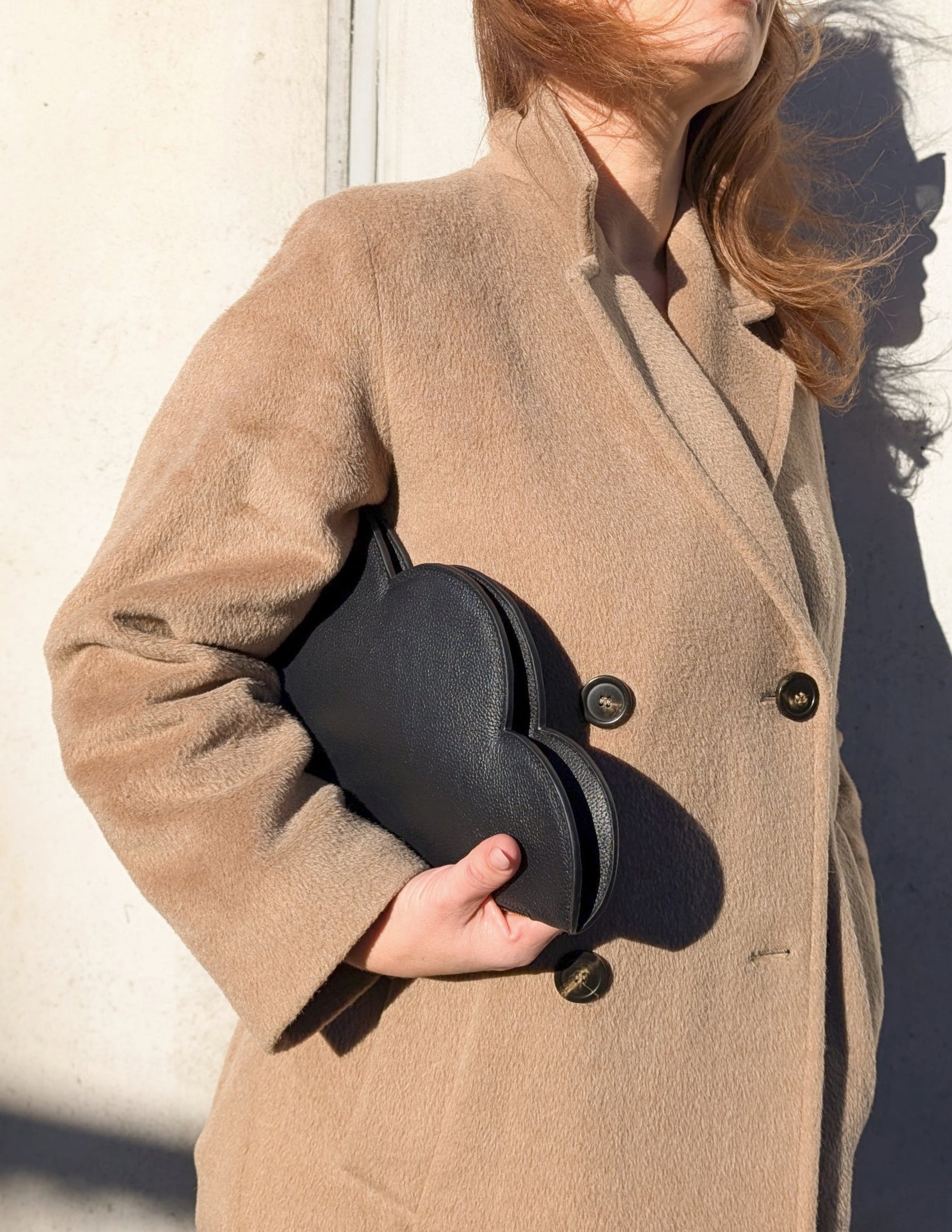 Tairi Roosvee nahast clutch-kott "Cloud" – luksuslik ja ajatu disain

