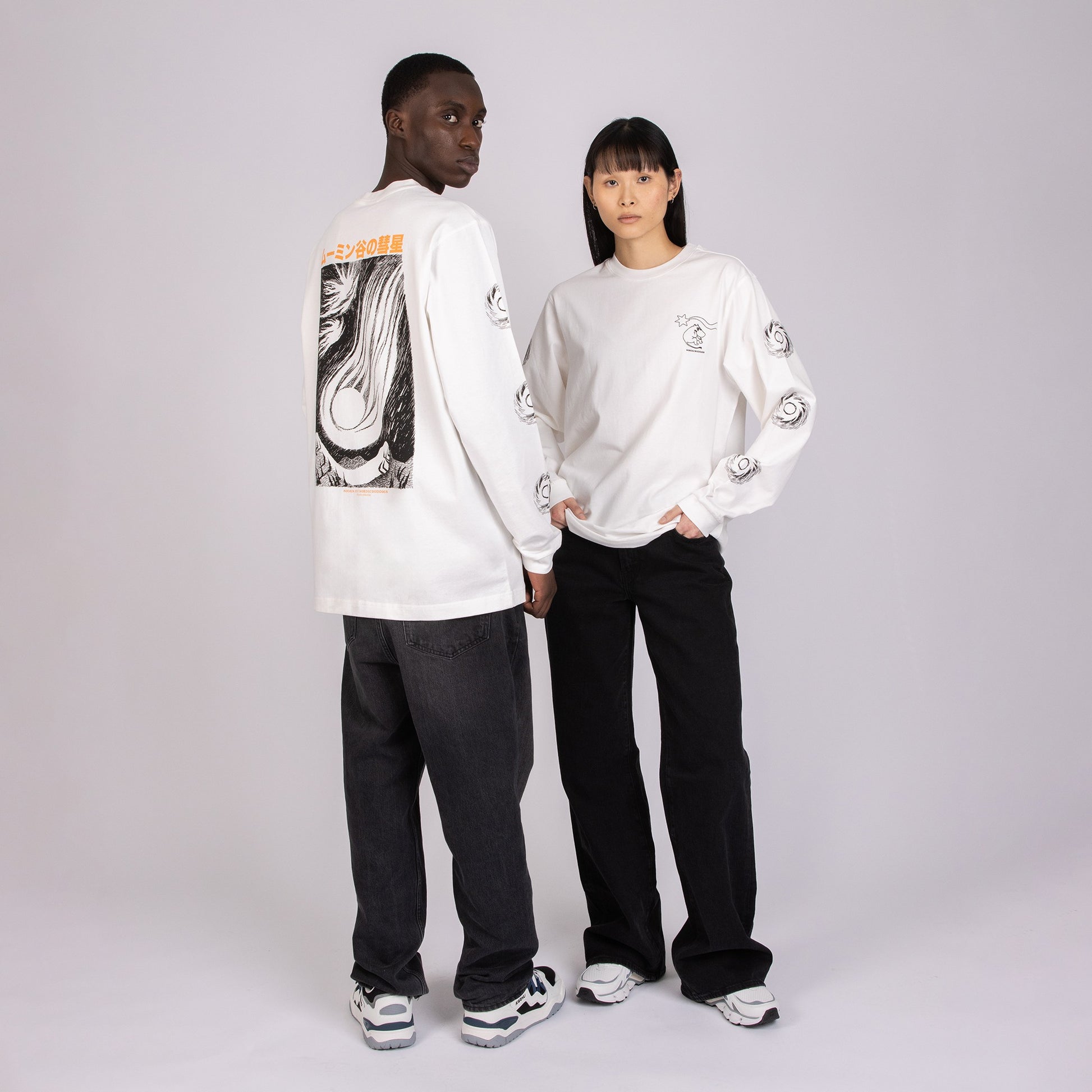 Valge Moomin longsleeve mugavuse ja stiiliga