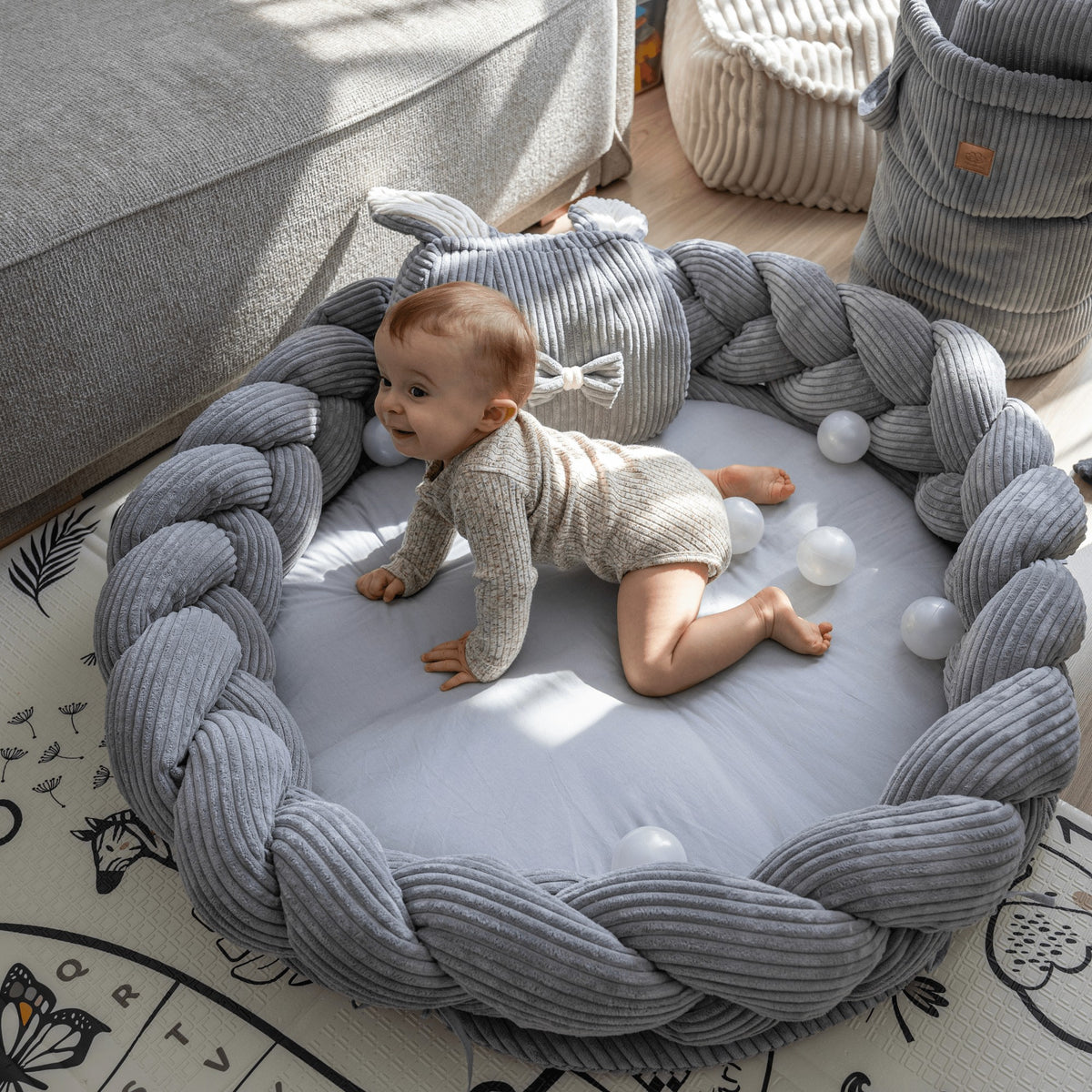 MeowBaby® beebipesa ja mängumatt punutud voodipehmendusega - Hall