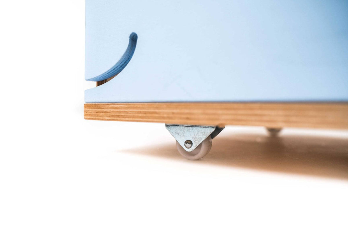 Ewart Woods ratastega puidust mänguasjakast "Whale"