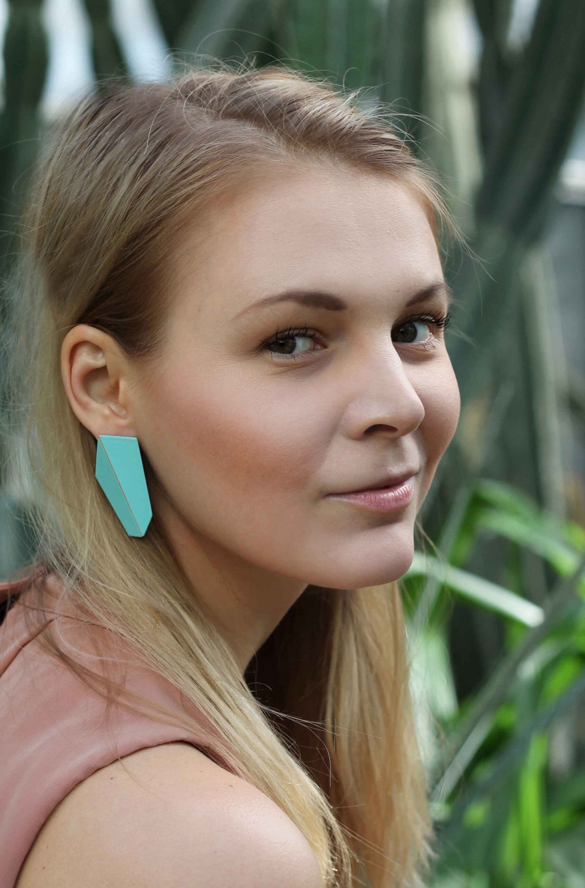Lisa Kroeber Jewellery FOLDED VERTICAL kõrvarõngad