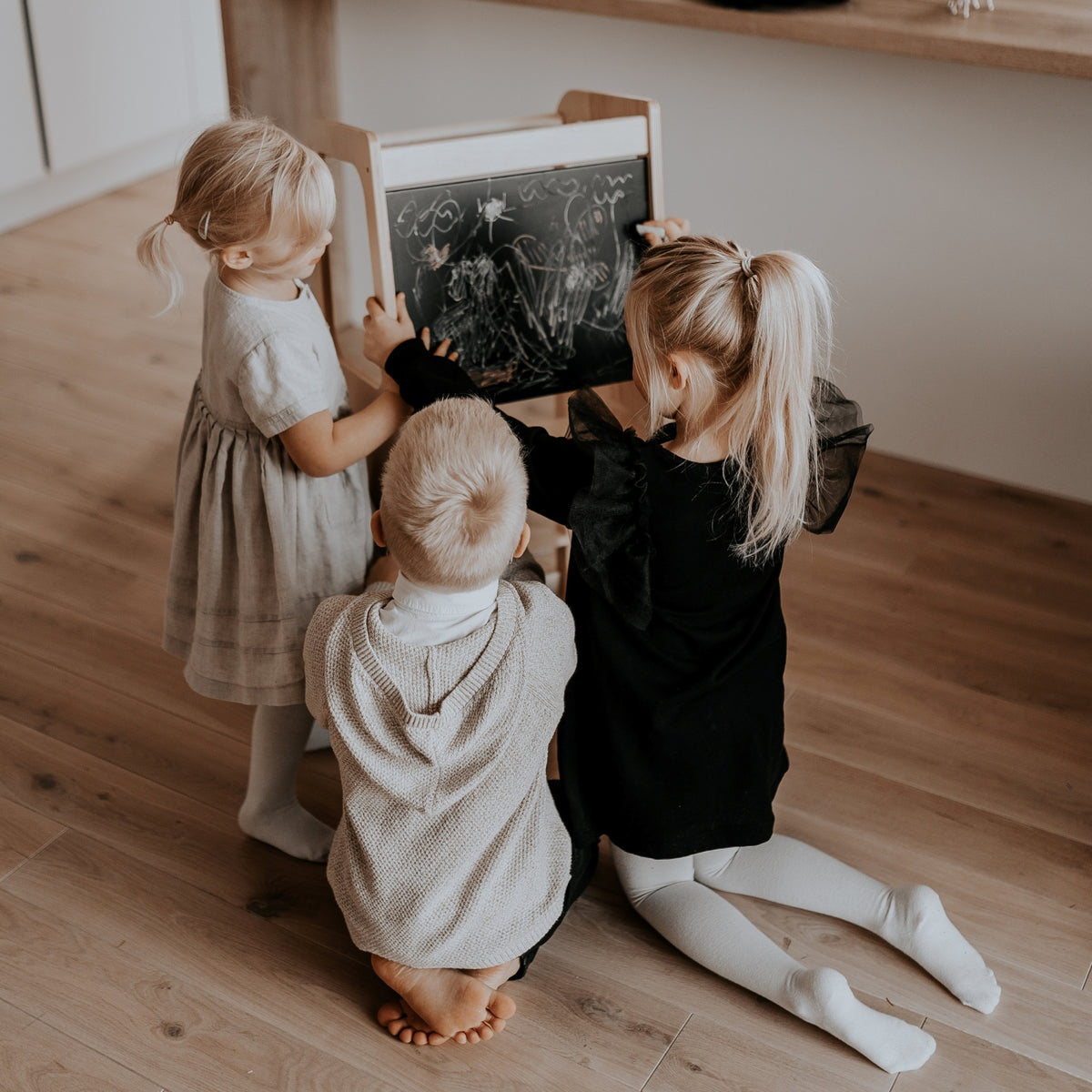 Montessori House Bed Montessori köögitorn kriiditahvliga