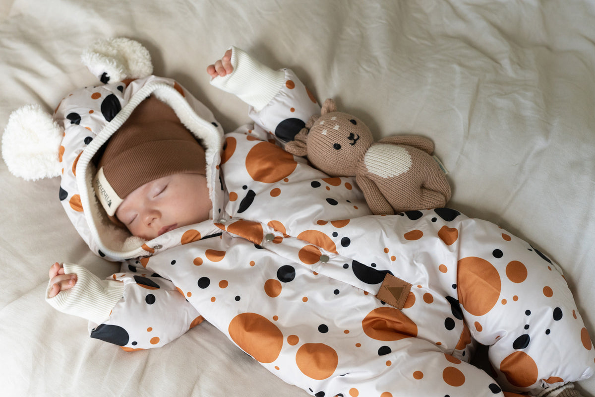 Zezuzulla talvine kombinesoon teddy-voodriga beebidele ja lastele - Mustad ja oranžid täpid