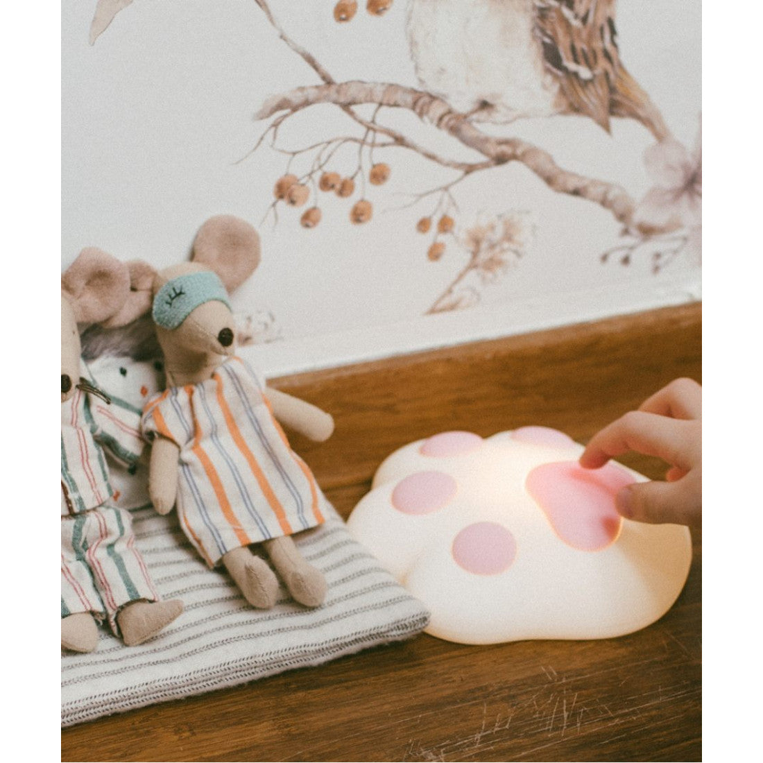 Rabbit & Friends käpakujuline silikoonist öölamp - Roosa