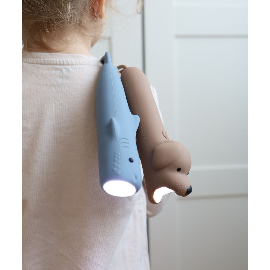 Rabbit & Friends haikujuline laste taskulamp SHARKY
