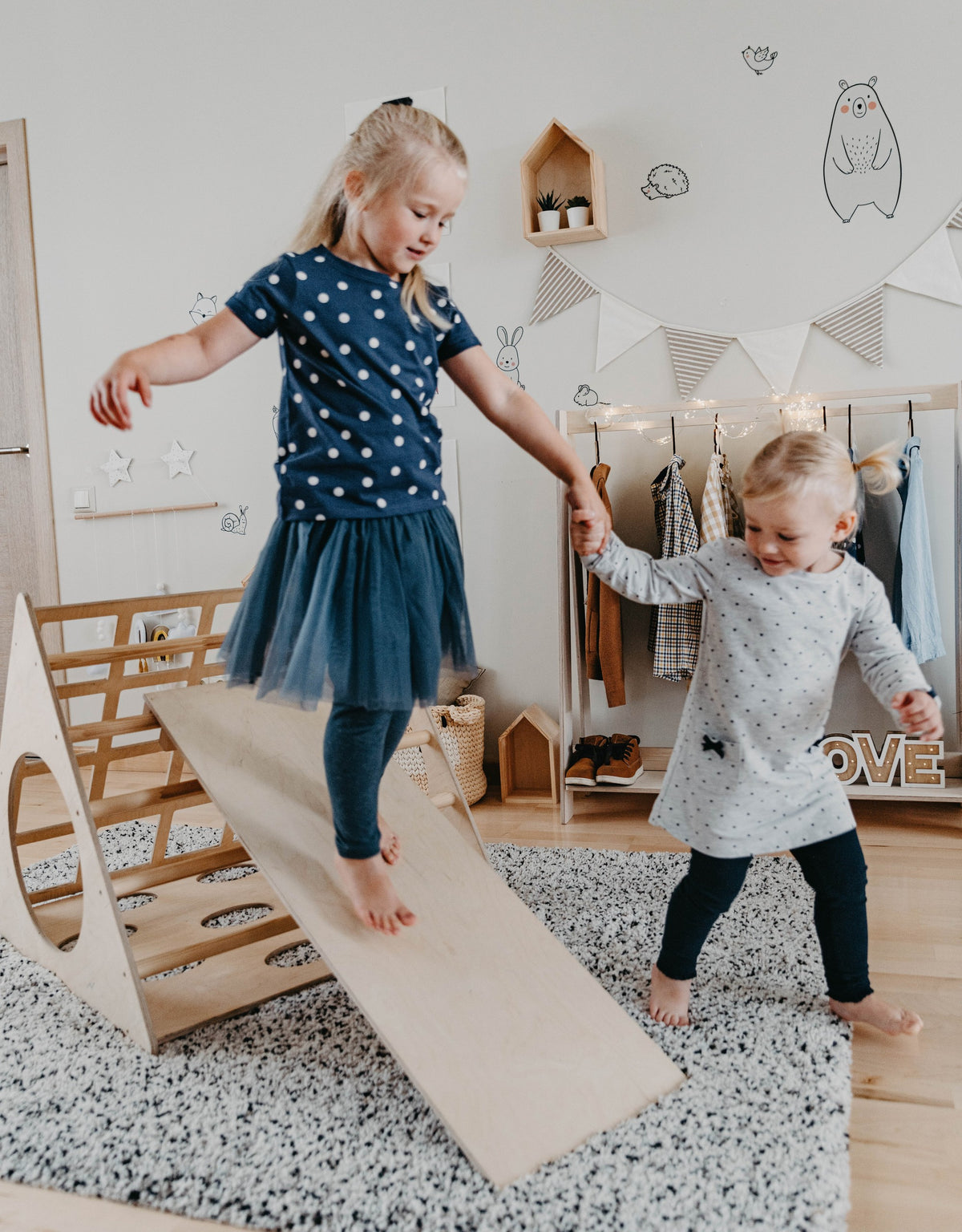 Montessori House Bed laste ronimiskolmnurk kaldteega