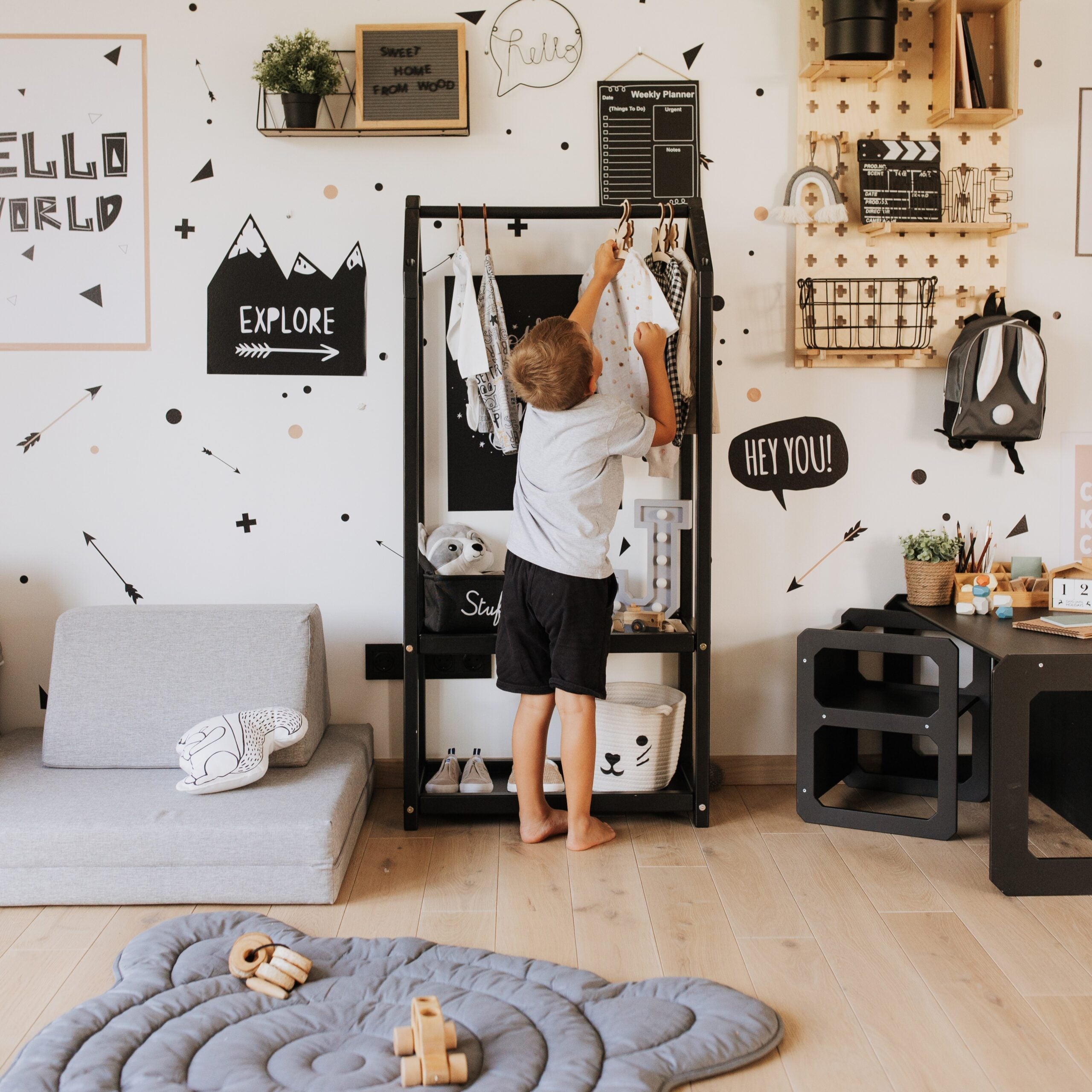 Montessori House Bed Majakujuline Riidenagi Hoiuruumiga