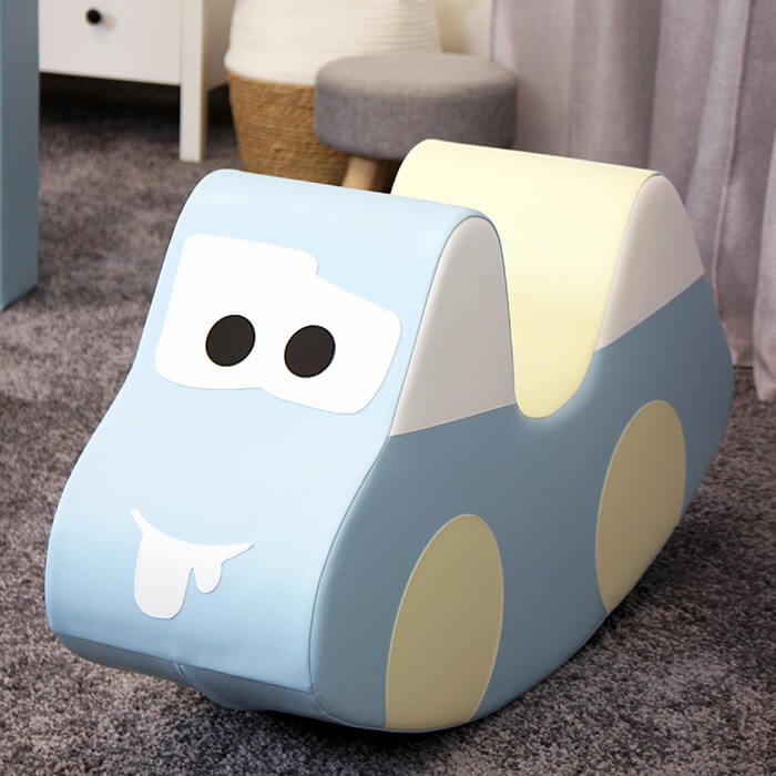 IGLU pehme kiikuv mänguasi - Helesinine auto