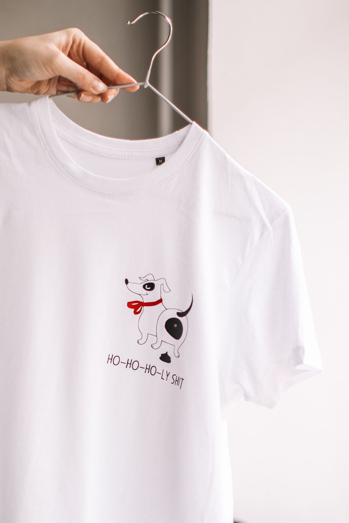 Black Giraffe Brand orgaanilisest puuvillast T-särk "Ho-ho-ho holy sh*t!"