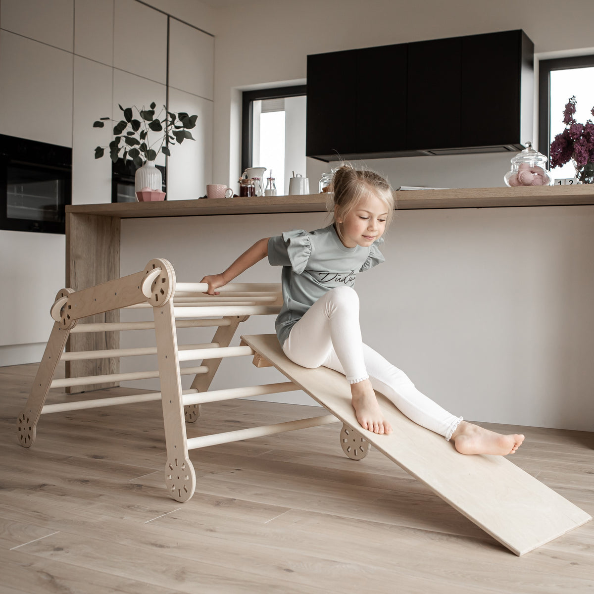 Montessori House Bed muudetav Montessori ronimisraam kaldteega