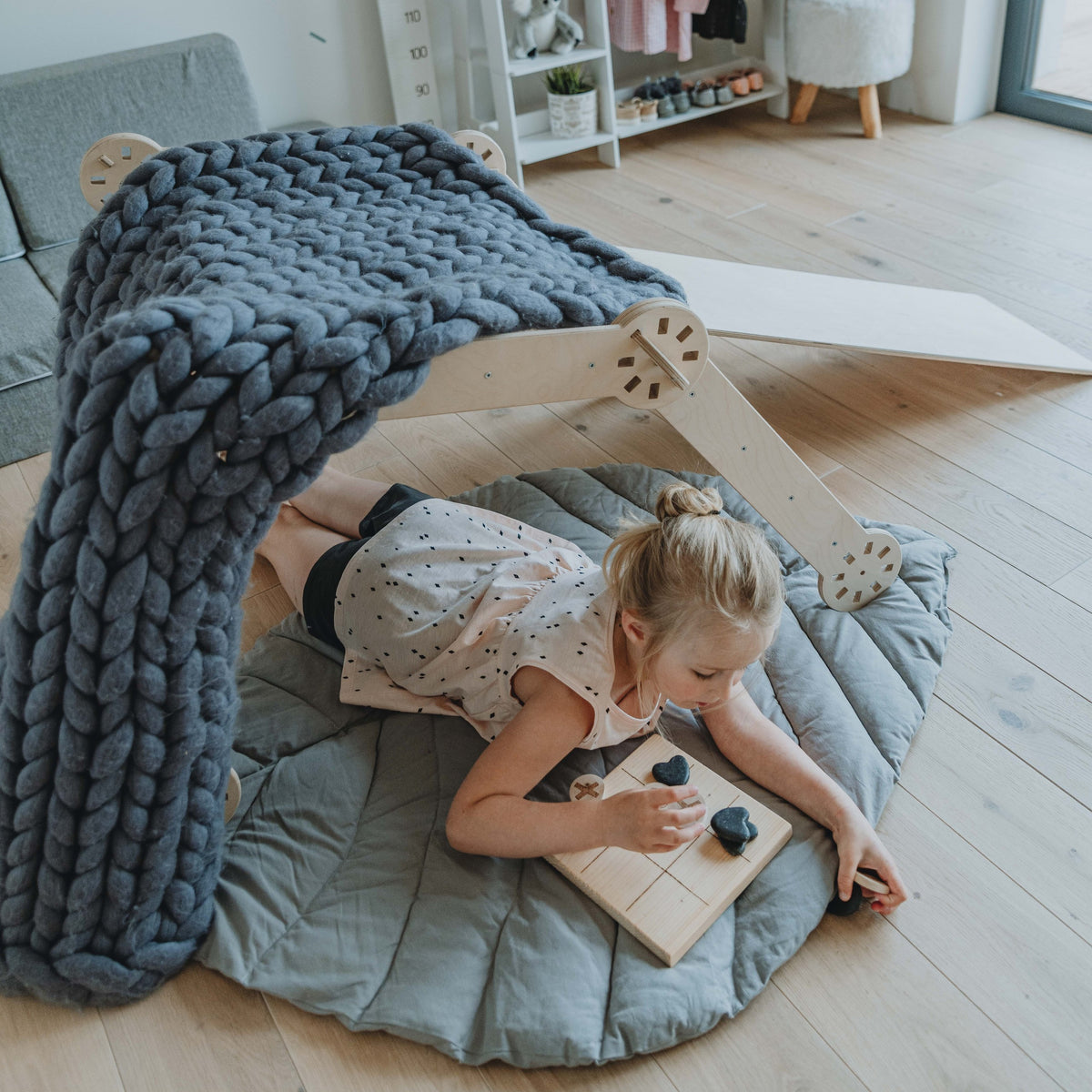 Montessori House Bed muudetav Montessori ronimisraam kaldteega