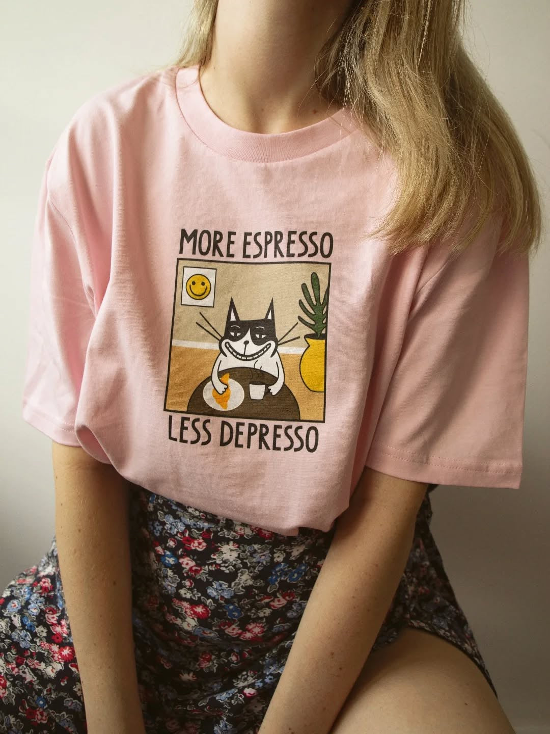 HILP unisex T-särk "More Espresso Less Depresso"