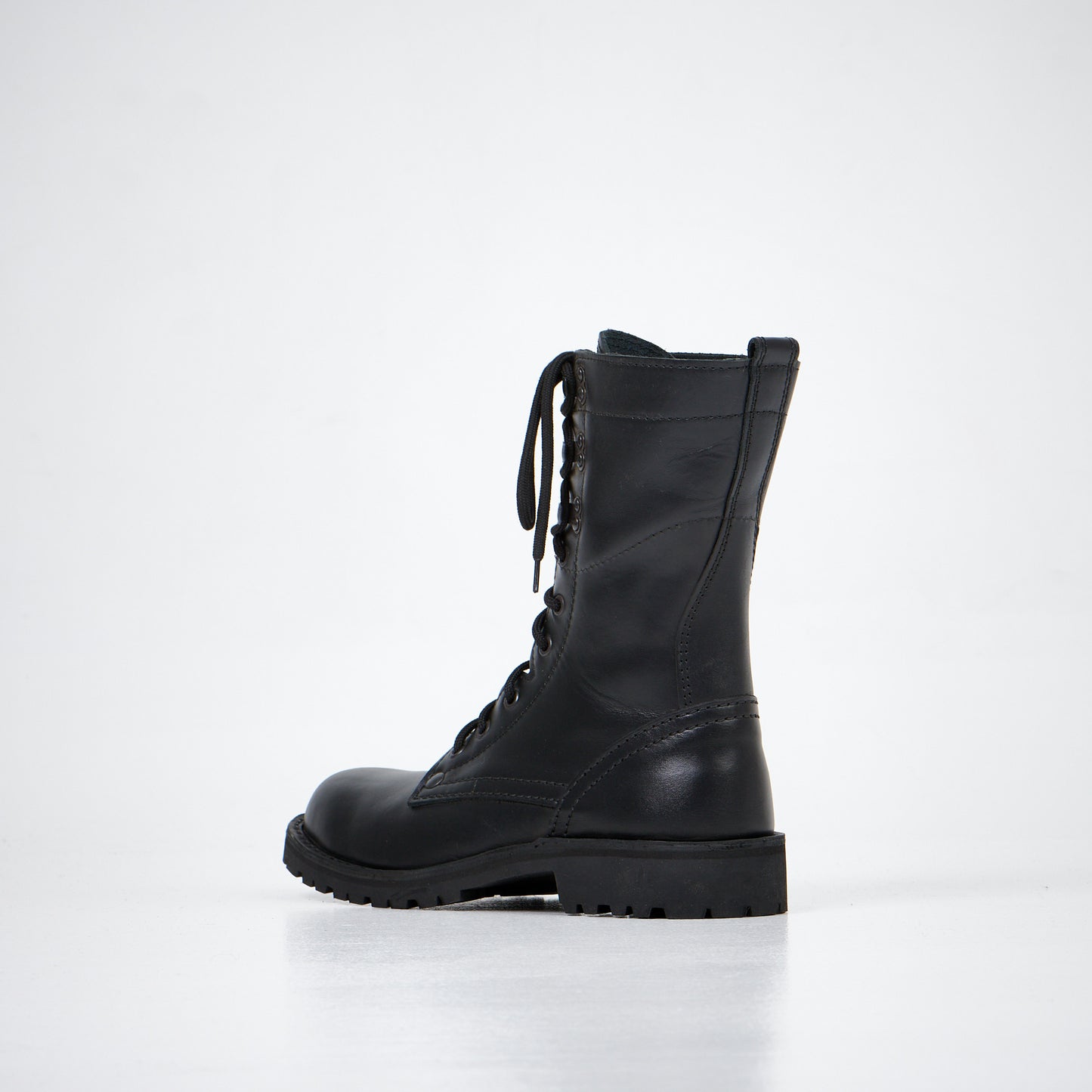 AIPI-2 Kästiö Boots