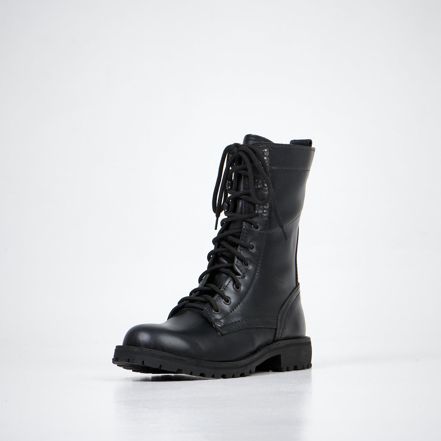 AIPI-2 Kästiö Boots