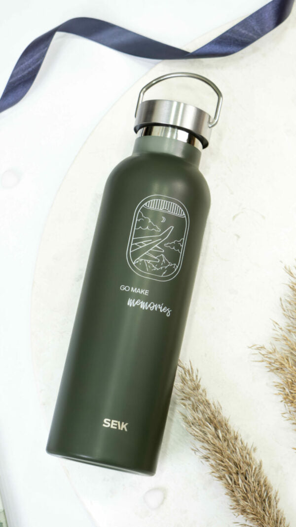 SEIK Thermos / Vesipullo "Go Make Some Memories" - Tummanvihreä 500ml 